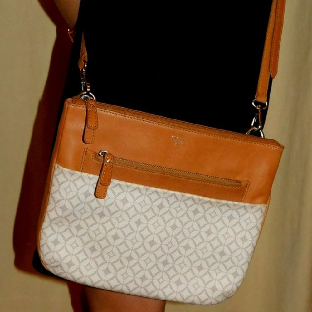 ⭐ FOSSIL White and Tan Cow Hide Leather Crossbody